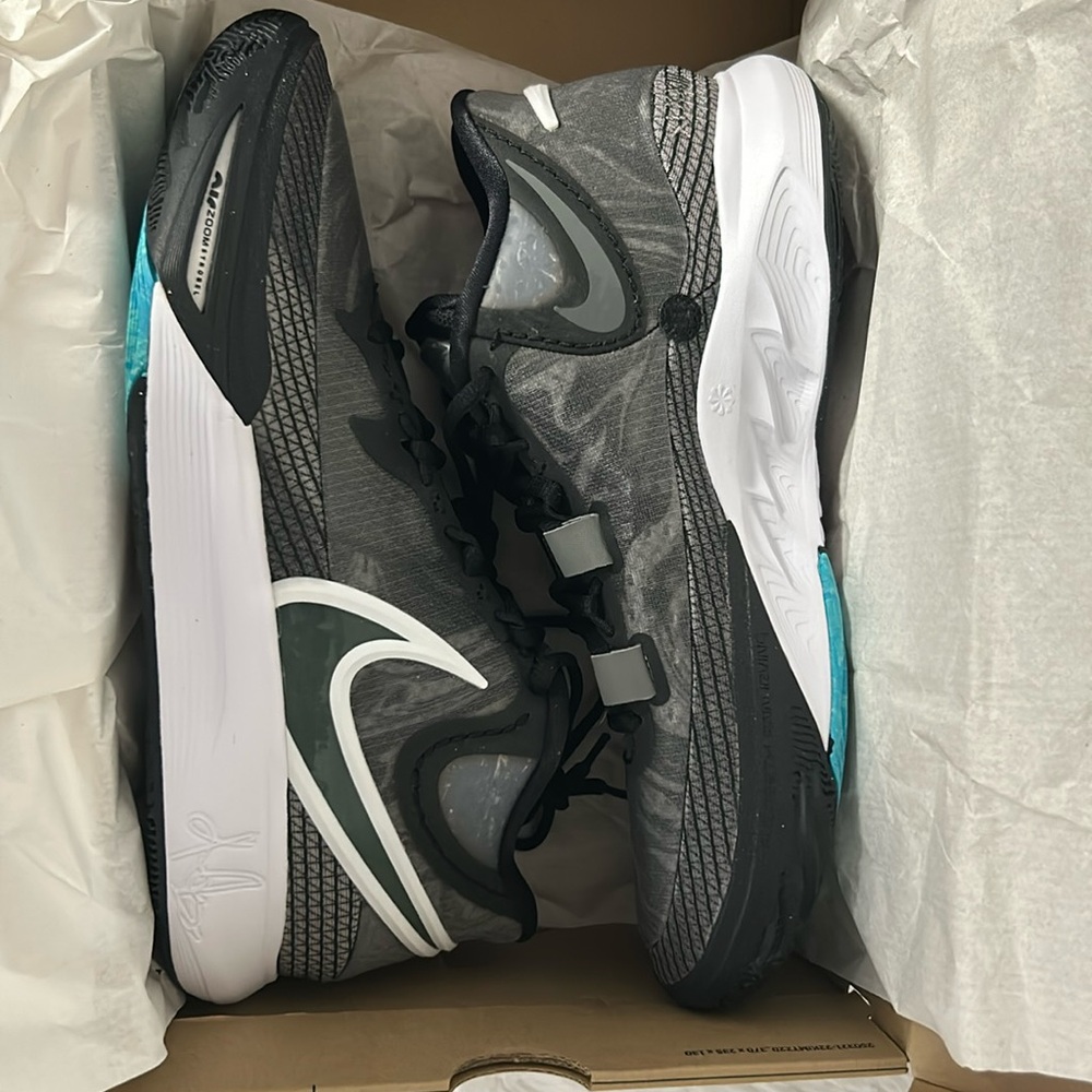 Brand New Nike Kris 8-Orca. Men’s 12